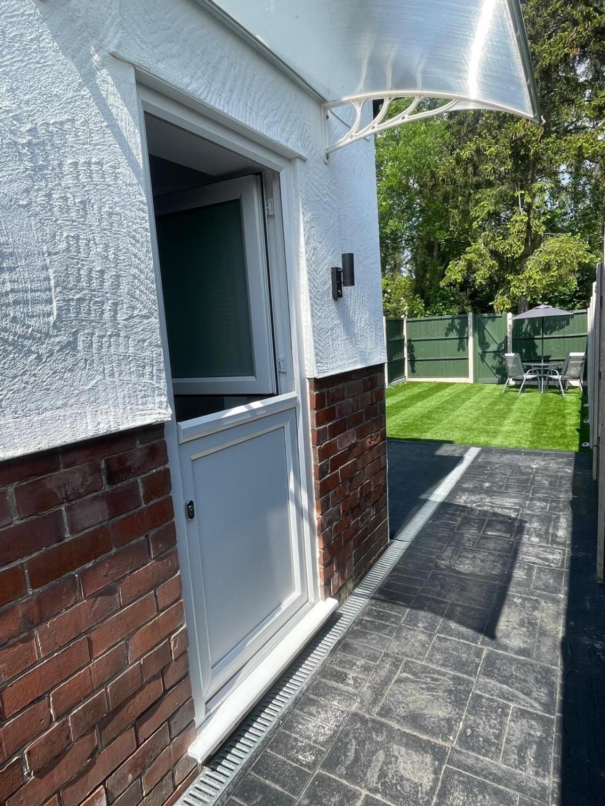 The Upton Coach House Villa Birkenhead Dış mekan fotoğraf